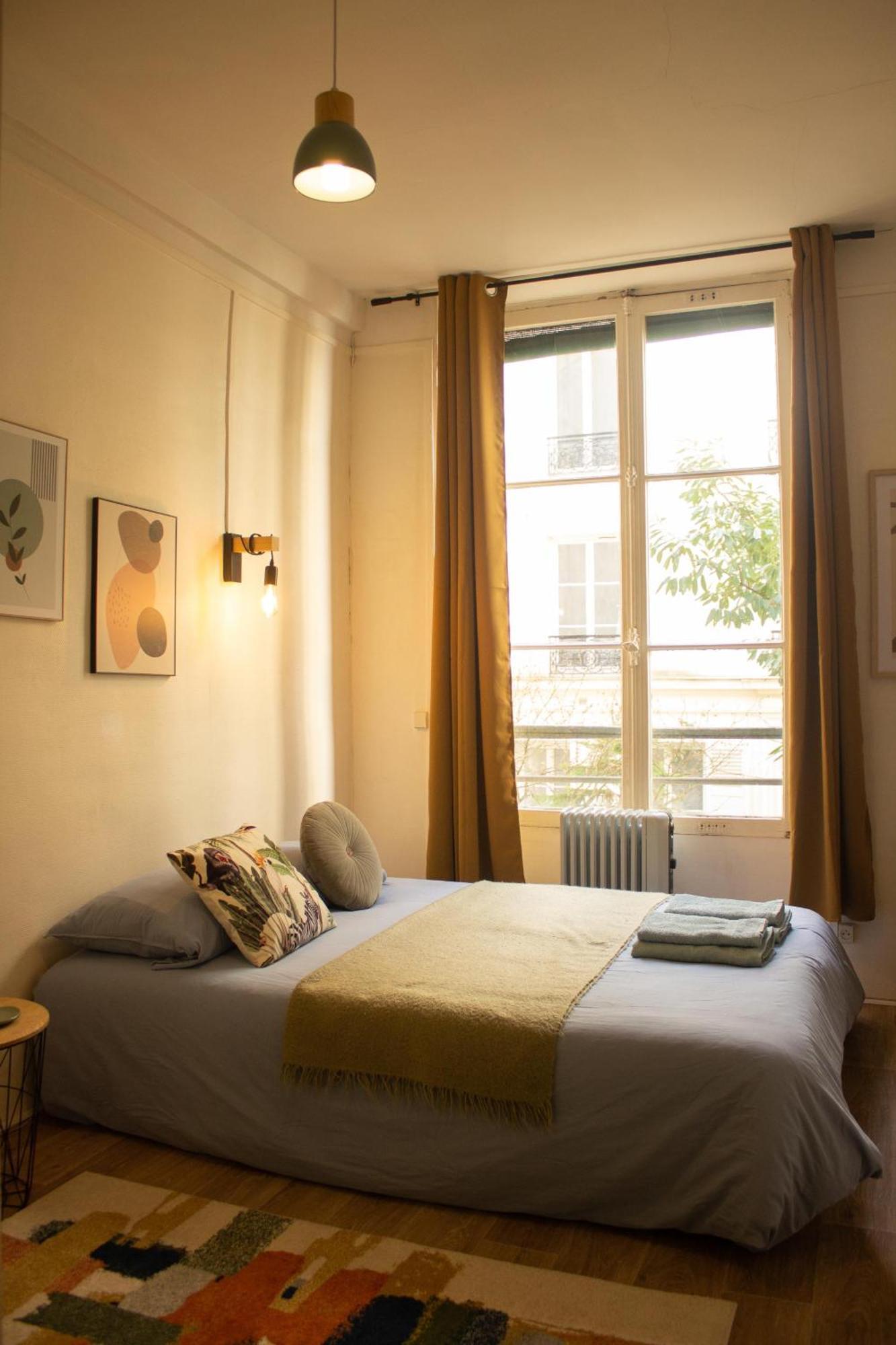 Saint Germain De Pres Equipe - Emplacement Exceptionnel Au Coeur De * Paris